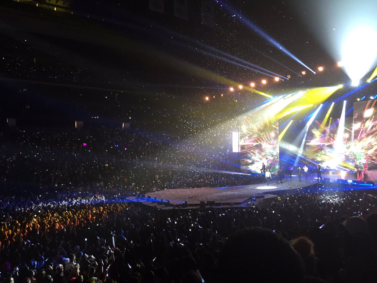 _squishyDYO's tweet photo. Here's to my closure concert. Until next time EXO 💕 #EXOluXioninNewYork https://t.co/tD4Lx5QGUo