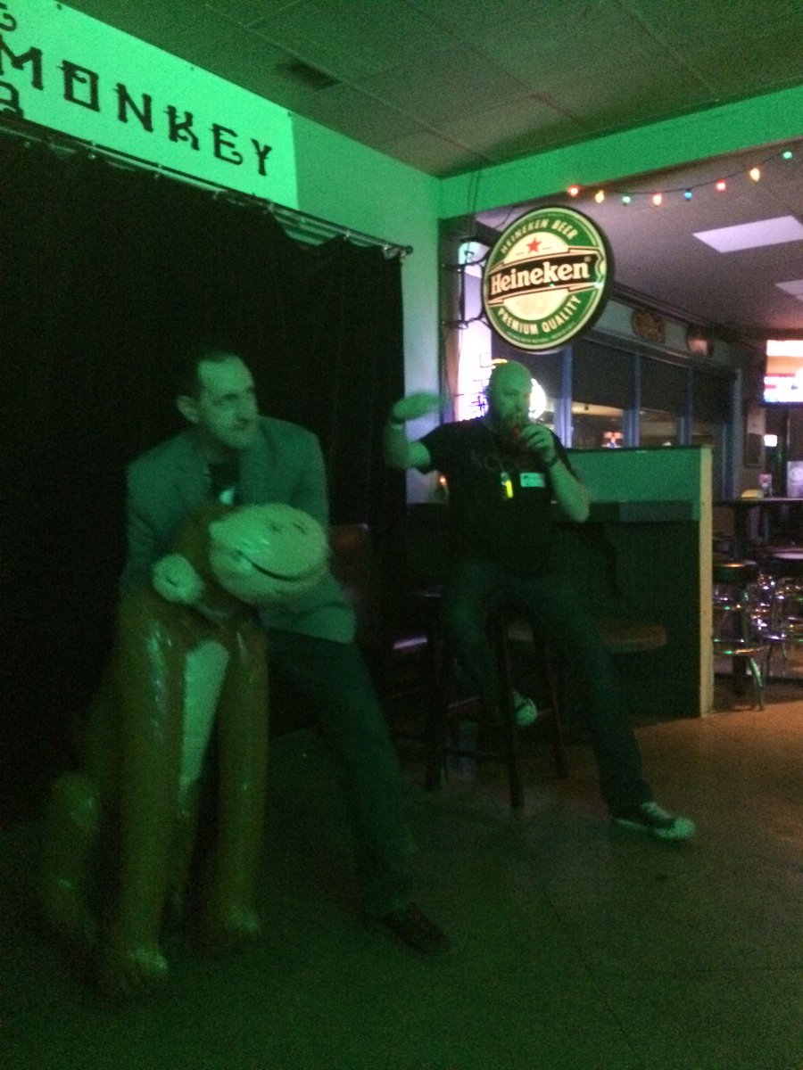 MissMandah's tweet photo. A few photos from last night. #yycmeetup5 https://t.co/0M5iz82Dzm