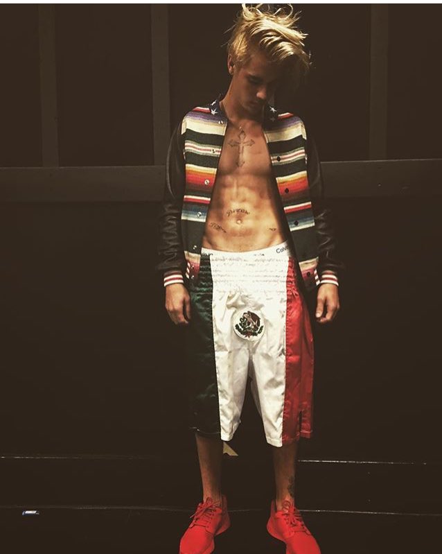 Justin Bieber fake 
not new to roleplay please retweet for a free hug🐒