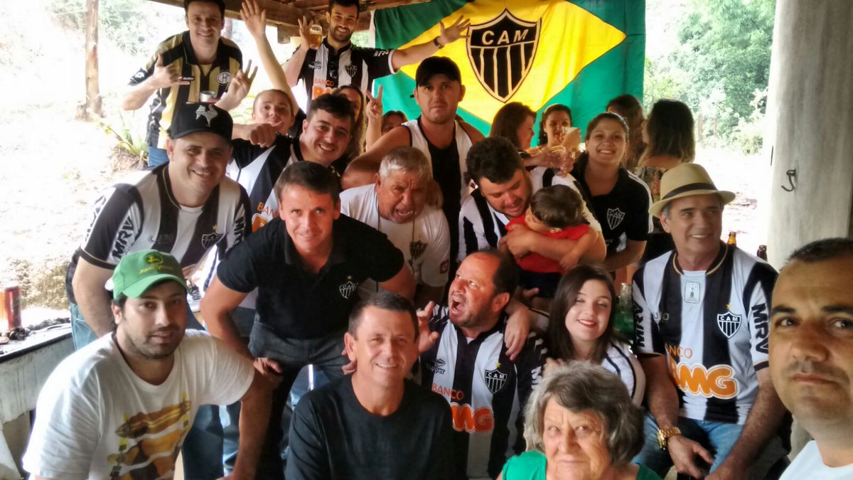 TorcidaGaloMao's tweet photo. Manaus fica a 4.000 km de BH. Ande mais 270 km depois e vc chegará em Itacoatiara-AM que tb é Galo. #Dominandoomundo https://t.co/Uc3iZvlQpE