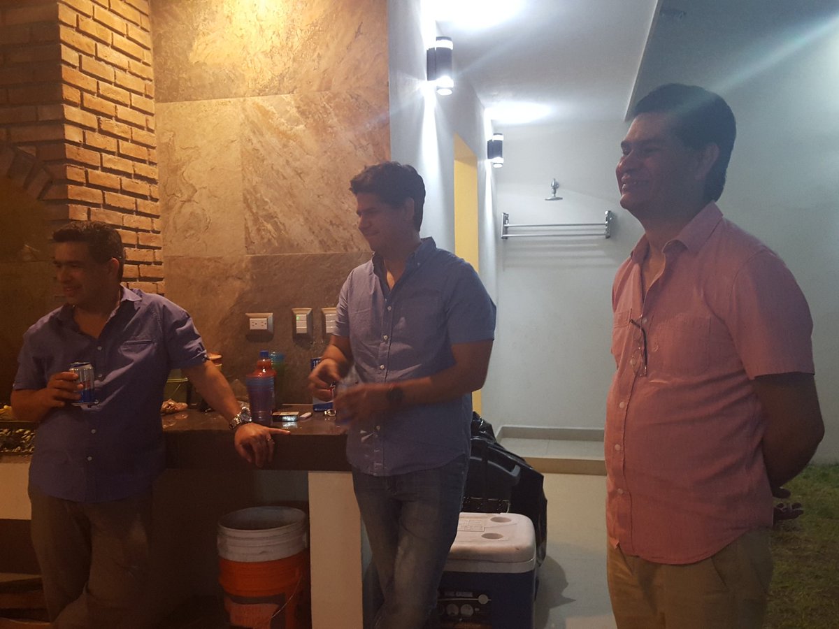 SoyLauraDelRio's tweet photo. Ajajajajajaja como los tienes @franco_esca vamos a ir al banamex a verte #diabloteam https://t.co/BqbYHuHMV1