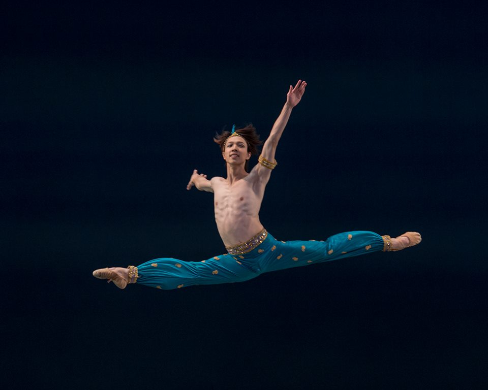SV_Ballet's tweet photo. Photo of Yuto Ideno in the pas de deux from Le Corsaire by Bari Lee #SVBallet #SanJose #Dance #Ballet #Leap #SVB https://t.co/Q2SfG3vpzs