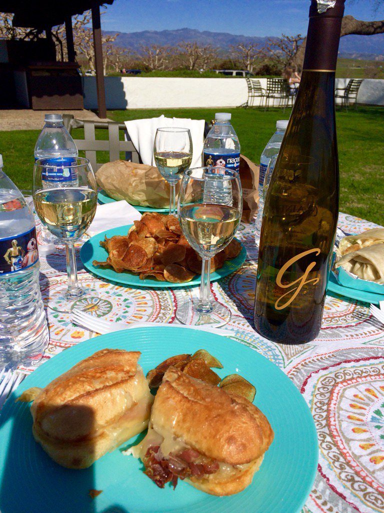 OfftheVineSB's tweet photo. #lunchdate @GaineyVineyard #riesling #delicious food #winelover #SantaBarbara #winetours with @OfftheVineSB https://t.co/ExJHsBqrSN
