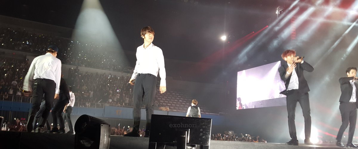exohnori's tweet photo. #EXOlutioninLA #EXOinLA #엑소 2.14.16 my best baek shot!!
https://t.co/mv7wf4HKrp https://t.co/Ux9O3hhcYd