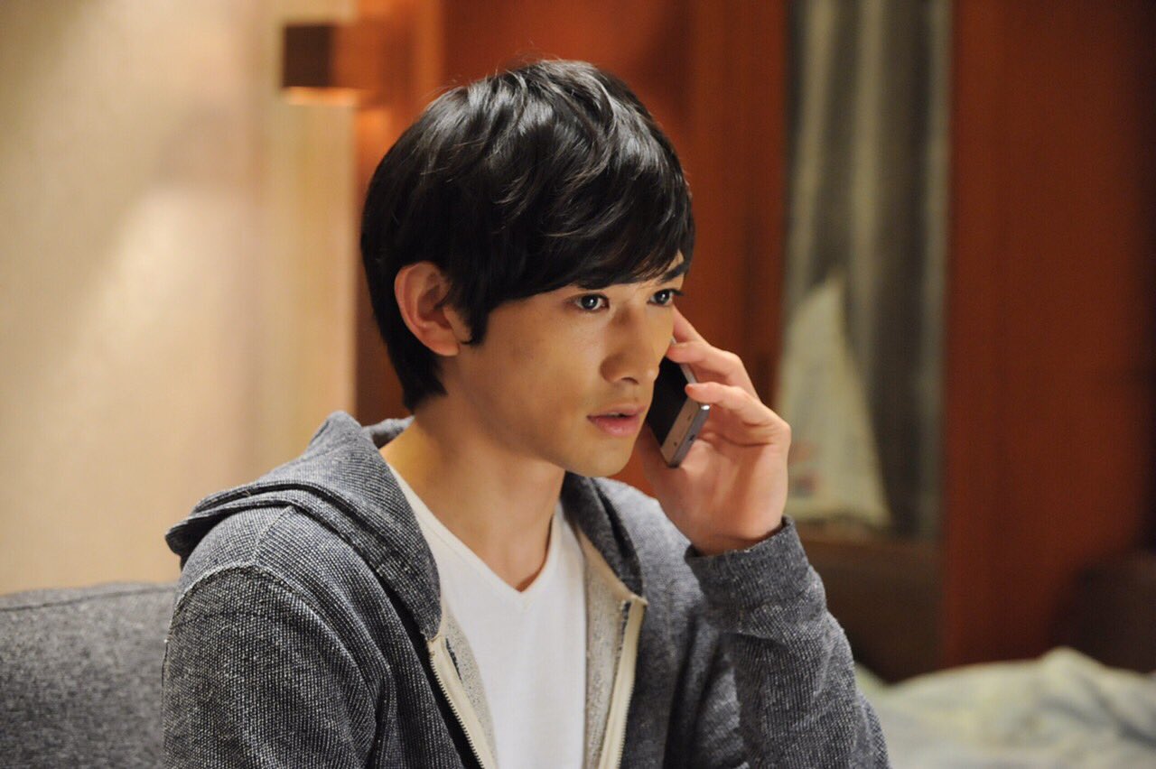 Twitter 上的 スミカスミレ ドラマ公式アカウント さて まずは4話の真白くん 町田啓太 さん ドキドキしながら 彼女であるすみれ 桐谷美玲 さん に電話します お付き合いしているからこそのドキドキ 笑 ご堪能下さい 2 26 金 放送 スミカスミレ