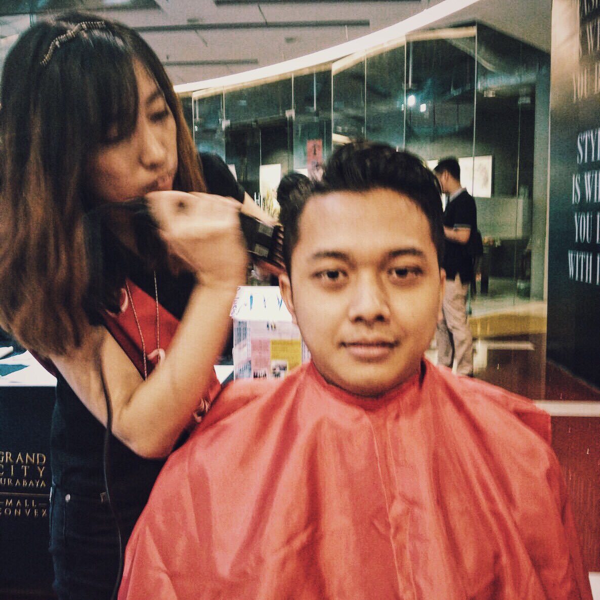 MAC_HS's tweet photo. Stlh sang ketua @confisdesaint, mimin @terngawur, pak penasehat @Javin_Act digundul. Skr ini giliran @ardiyanfirman! https://t.co/j1zTfnlO6l