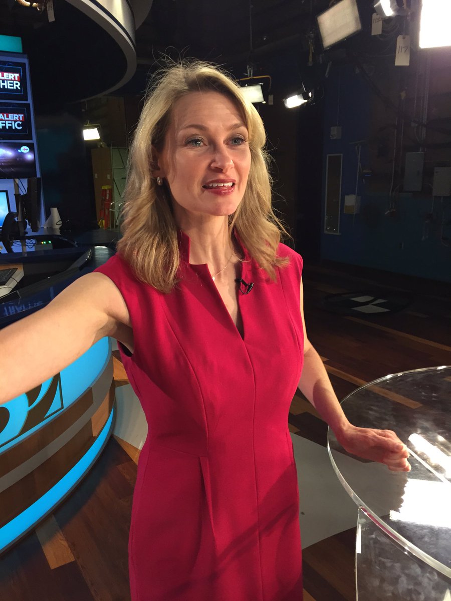 ssmithCLT's tweet photo. @LeighBrock2 tells us about her pet iguana. The lizard's tail would lash at her. What?!! @ashstro #duringbreak https://t.co/UxYlZHOqDv