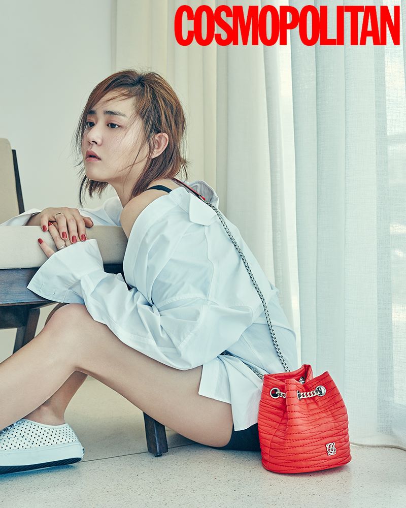 extmcommunity's tweet image. 문근영의 코스모폴리탄 화보 buff.ly/1oWmyCC