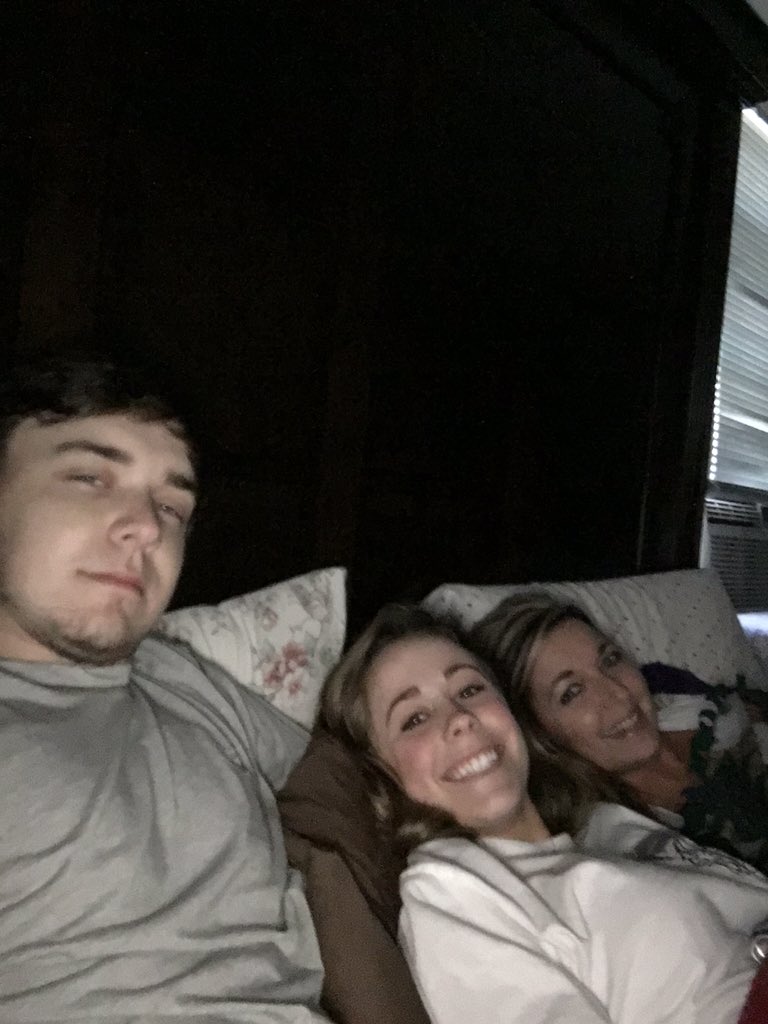 Emily_Sinclaire's tweet image. It's fun being your nurse and all but I'd appreciate it if you started to heal a little quicker please I love you