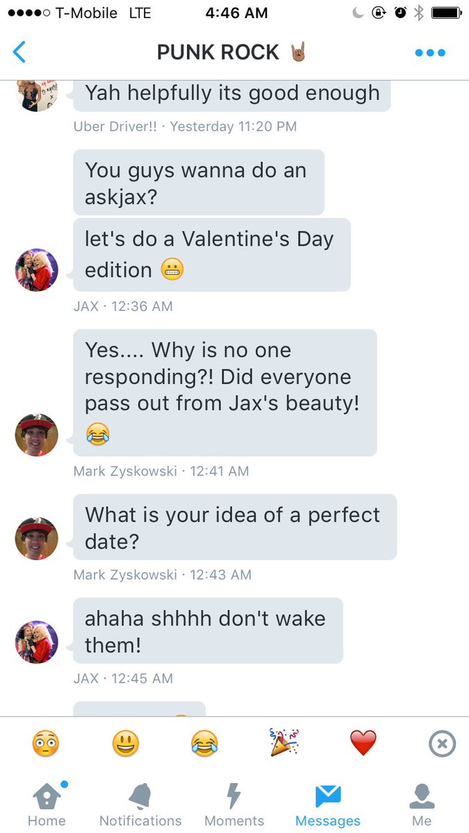 KellyLynne1210's tweet image. When @Jax does a random #AskJax in our amazing group chat.... 😅👌🏼 even though I was asleep it still made my day!