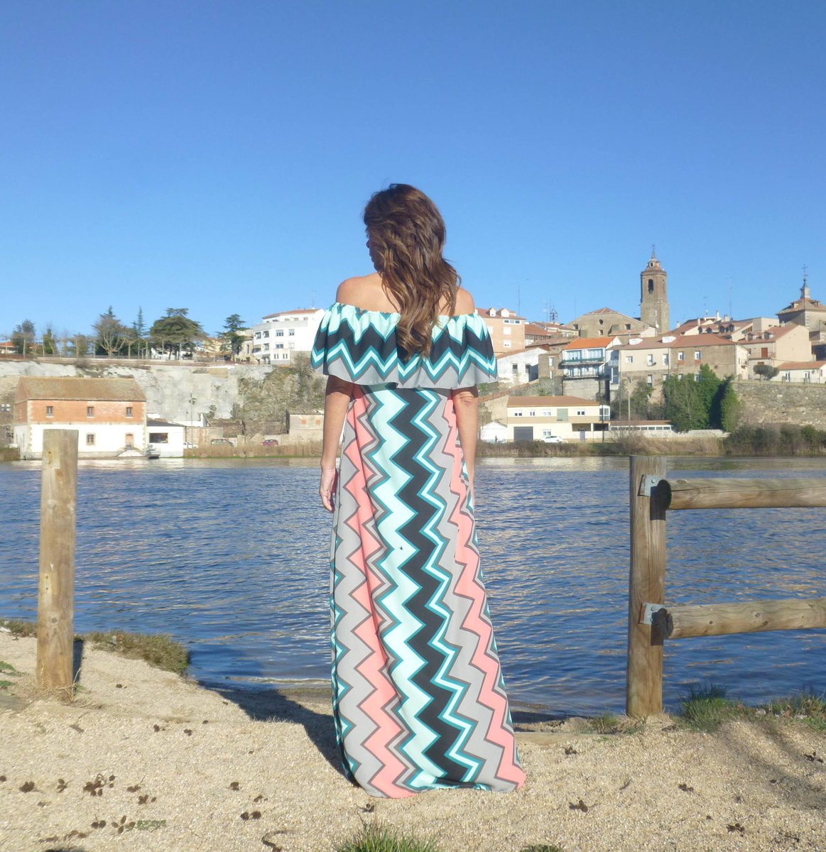 Malevosa's tweet photo. BL Personal Shopper Salamanca nos hace un post, en el que aparece nuestro vestido en zig zag de Castaño de Indias https://t.co/Ybuk8TaoHD
