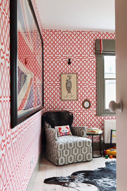 ImellaDesign's tweet photo. Vibrant Squiggle wallpaper @Cole_And_Son. Love that the blind continues the window architrave. @TurnerPocock #design https://t.co/G76sxH6nFX