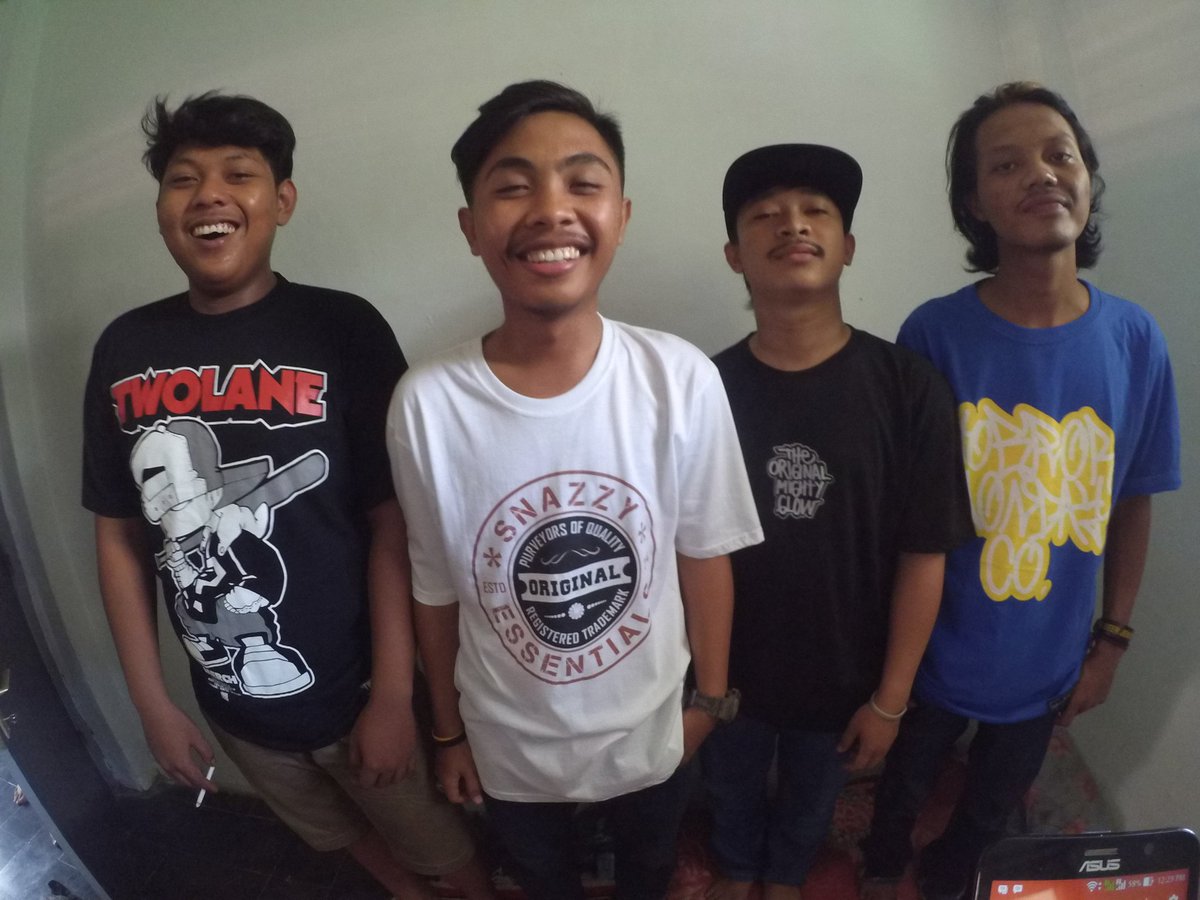 Big thanks to <a href="/distground/">Twolane Distground</a> <a href="/horrormondayco/">Horror Monday Co</a> <a href="/mightyglow_/">mighty glow clothing</a> <a href="/snazzy_co/">Snazzy Essentials</a> for support tour tasikmalaya.