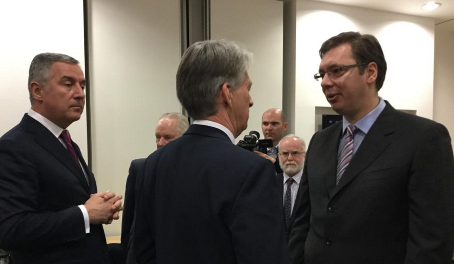 With @PHammondMP, PM Djukanovic, <a href="/DrZvizdic/">Dr Denis Zvizdić</a> and <a href="/DenisKeefe/">Denis Keefe</a> #EBRDwb #EBRD #London <a href="/EBRD/">The EBRD</a> #Serbia