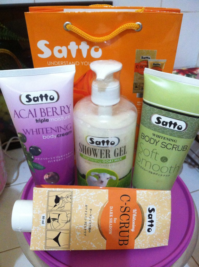 <a href="/SattoBeauty/">Satto Beauty</a> terima kasih banyak untuk hadiah hampers dan uang tunai, sukses selalu untuk Satto! :) #OopsValentine