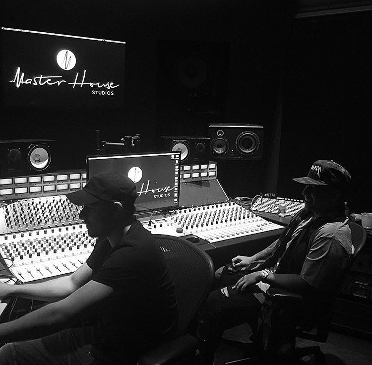 DYMFC_Spain's tweet photo. @daddy_yankee en el estudio @ChrisJeday #ElementoDY #KD #Studio https://t.co/aT7oJkm6U9