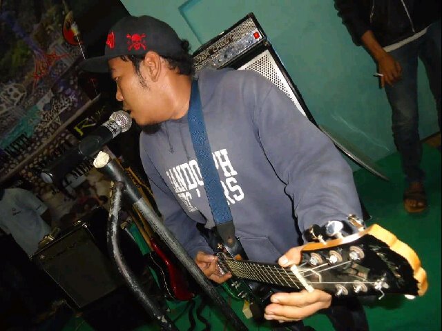 Milad buat personil <a href="/holycircle_hc/">HOLY CIRCLE HARDCORE</a> \m/