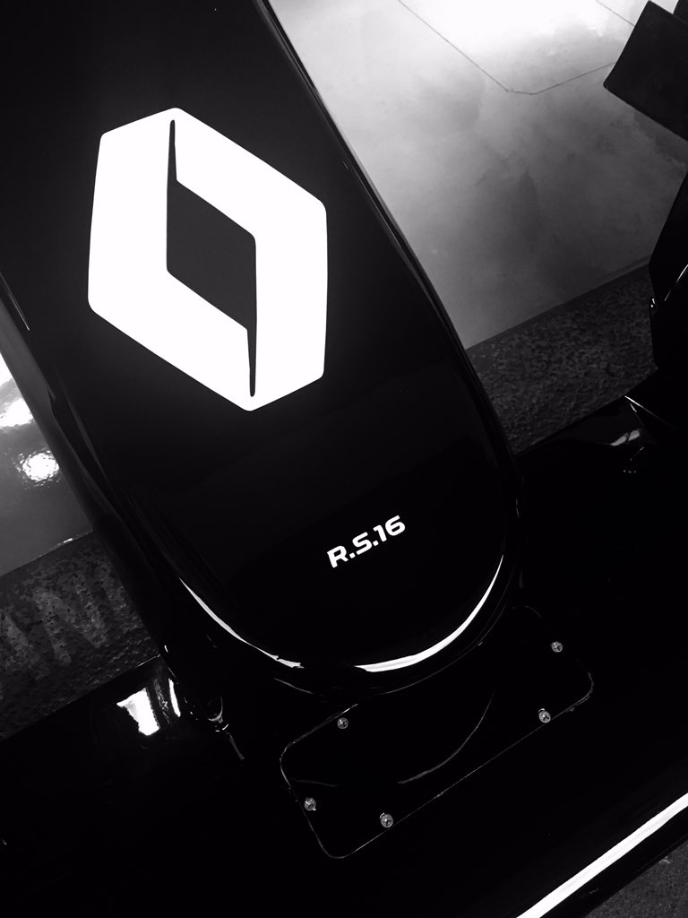 AlpineF1Team's tweet photo. Final touches; a slick of mascara, a touch of lipstick. Our lady is a beaut folks! https://t.co/6UqNBdj1kA