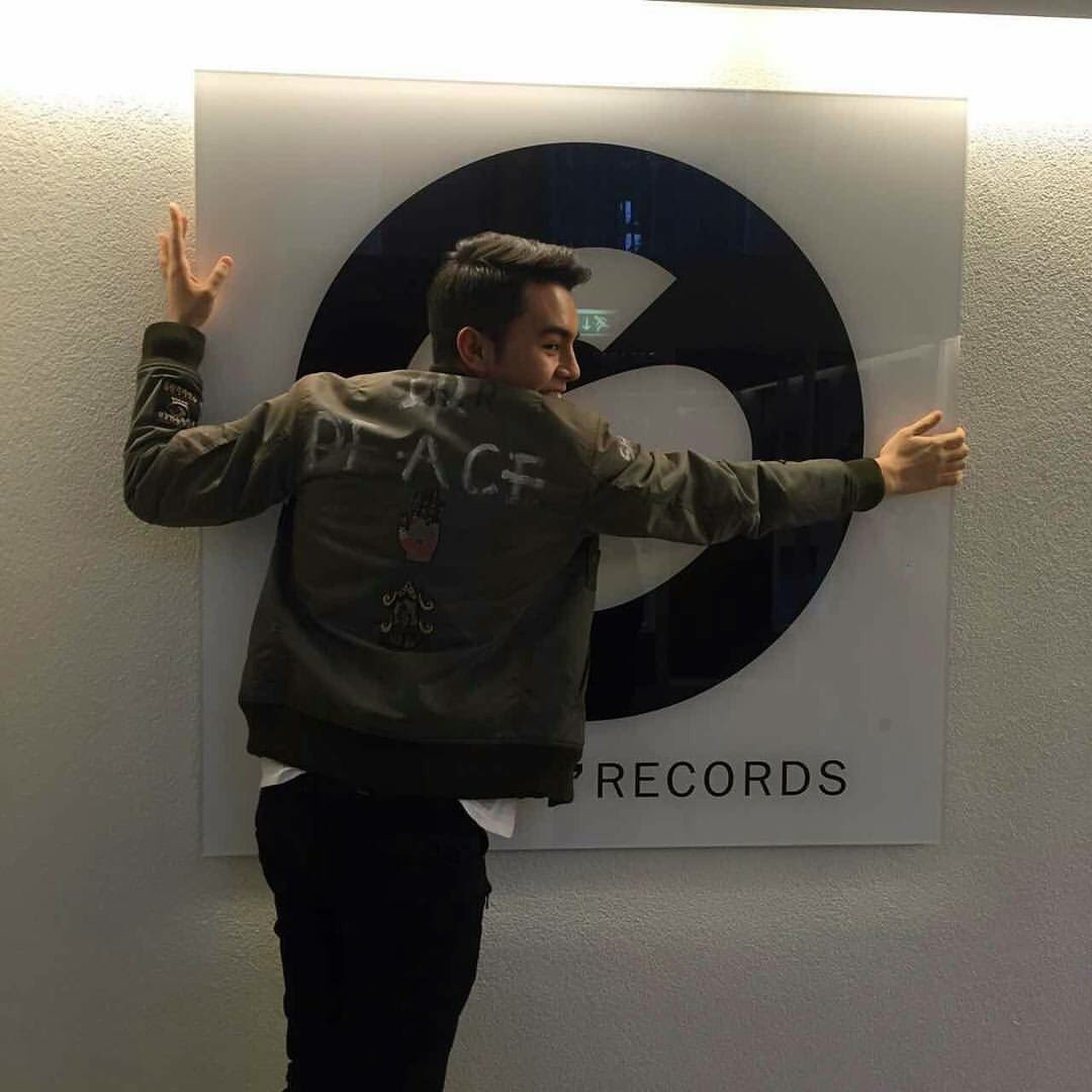 cartaofficial's tweet image. The word is out! I&apos;m the first Chinese producer that got signed at @SpinninRecords 🙌🏼✌🏽️