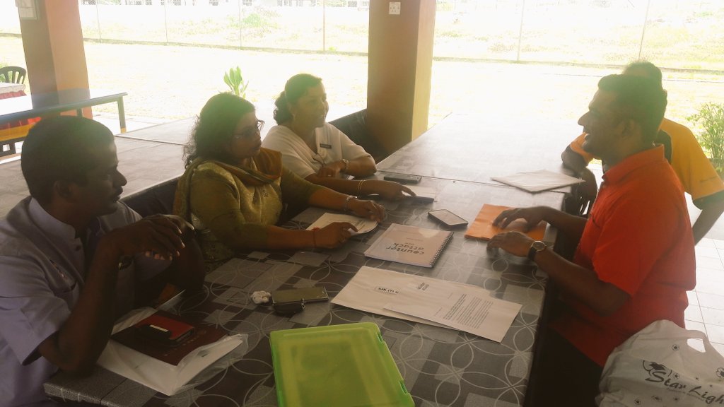 sivagnesan's tweet photo. Discusion with Ldg Rini & G.Patah Tamil school HMs with PIBG #projekcounterattack #footballforfuture @mysedic https://t.co/S8gRZH9Wzw