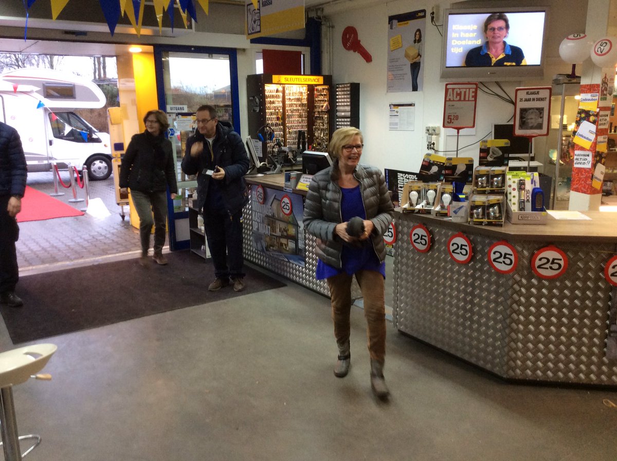 MultimateHeino's tweet image. Vandaag is Klaasje 25 jaar bij ons in dienst. Dit wordt natuurlijk de hele dag groots gevierd!