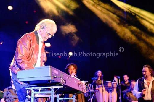 ItalianBeeGees's tweet photo. Show time, Italian Bee Gees with Blue Weaver and Dennis Byron. 2016 Tour. https://t.co/vhLlbhISlv