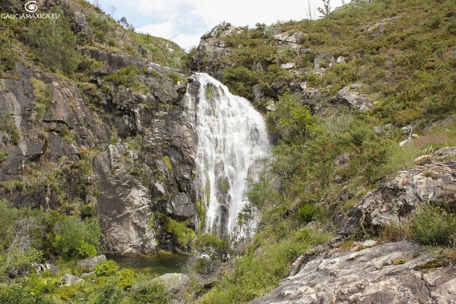 Buen comienzo de semana a todos <a href="/GaliciaMaxica/">Galicia Máxica</a> #Ourense