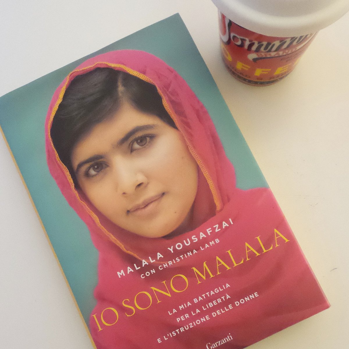 Oggi il caffé con Malala Yousafzai e Christina Lamb. Io sono Malala. Garzanti.
#bookandcoffee
