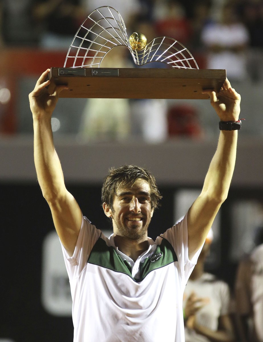 Nadal was expected for the title but it's finally Pablo Cuevas, winner of Pella 6-4 6-7 6-4, who claimed Rio crown