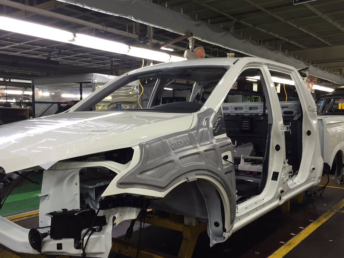 Nomadchang's tweet image. 6년 10개월만에 조립라인에 섰다. 익숙한 차량이 컨베어벨트 위를 흐른다. 각자 맡은 부품을 순서에 따라 조립한다. 해고 기간 만들었던 H-20000프로젝트가 생각난다. 내일을 응원해준 모든분께 감사를^*+