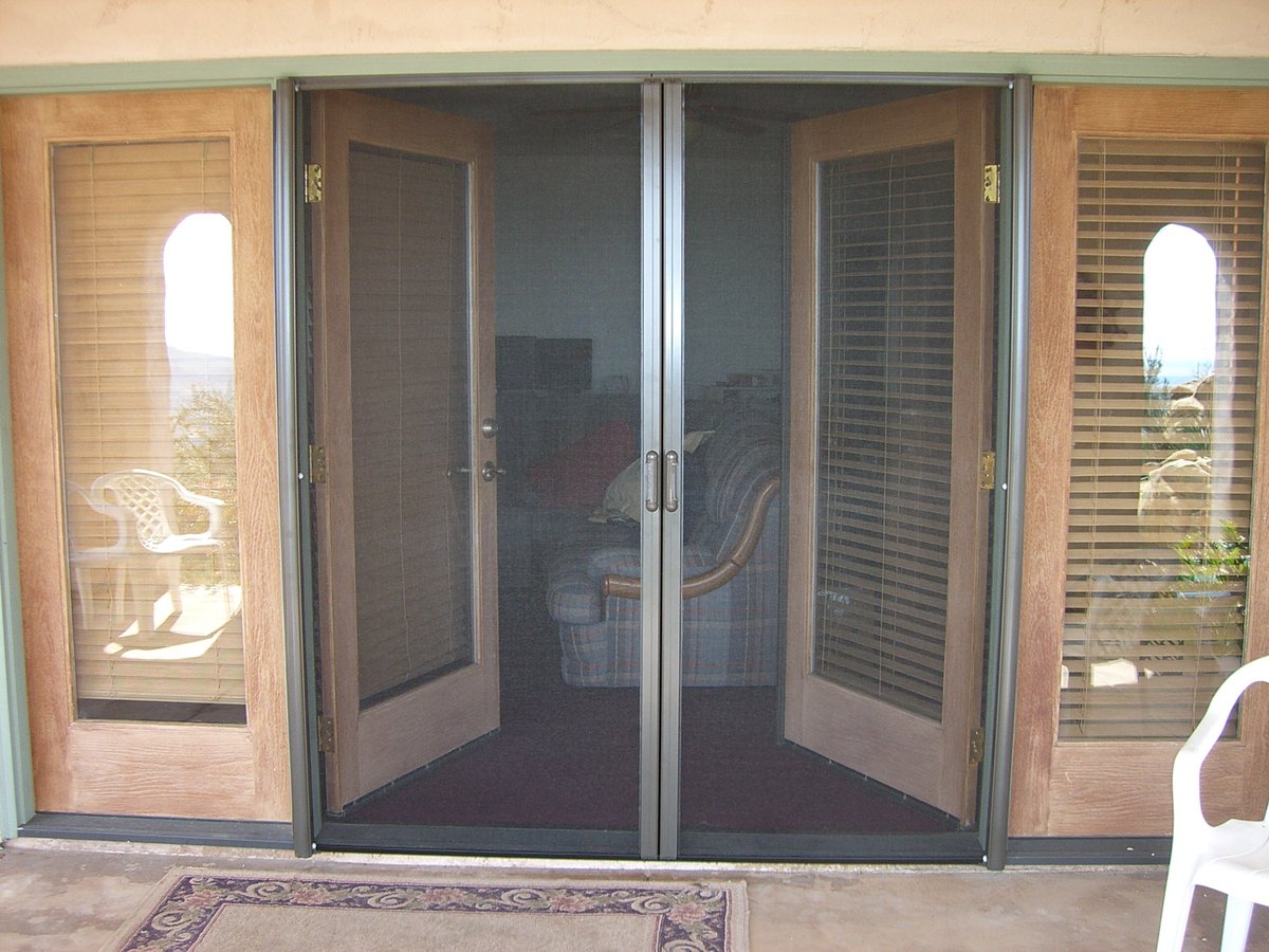 socalscreen's tweet photo. #ClearView French Door Set! Screens when you want them, hidden away when you don't! #feelthebreeze #nobugs #Zika https://t.co/O6jPHSl7ib