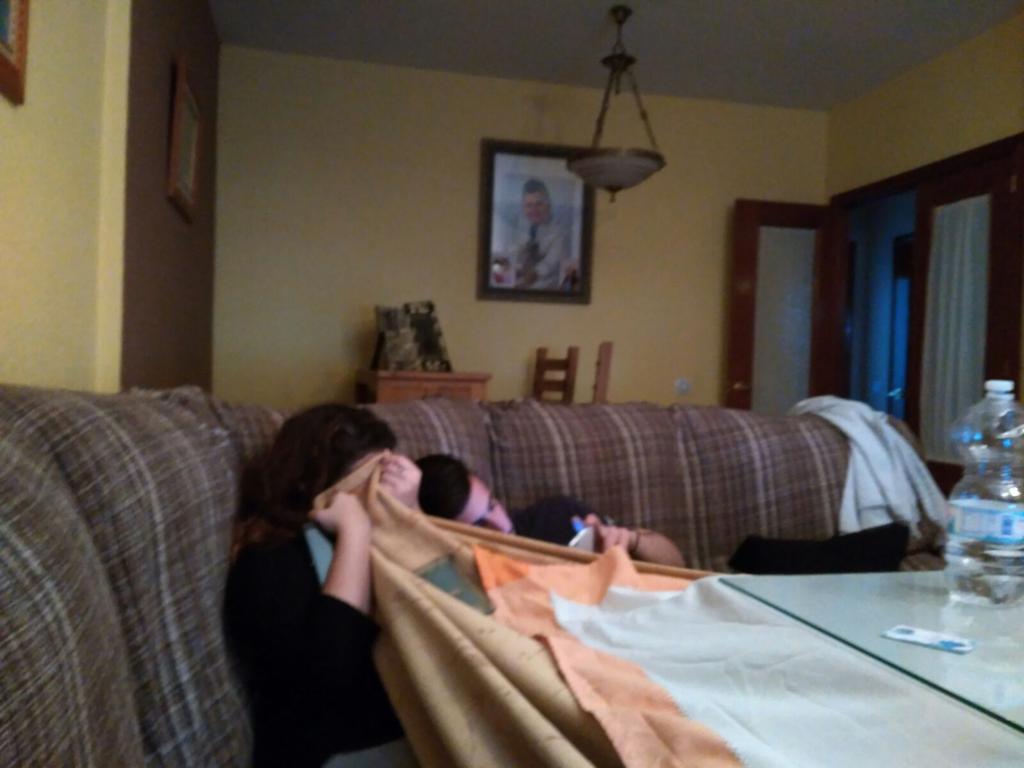 PacoRael4's tweet photo. Que se pare el tiempo de mi reloj, que nunca se acabe el sueño contigo.. 😘🙈💕 https://t.co/04FJalKjXa