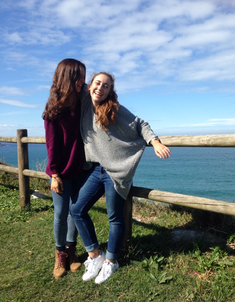 _paulaserrano's tweet photo. started from the bottom now we're here 👶👸👯 happy 18th bday to my main chick, i freakin love u bff ❤️ https://t.co/rnM6M6NAKA