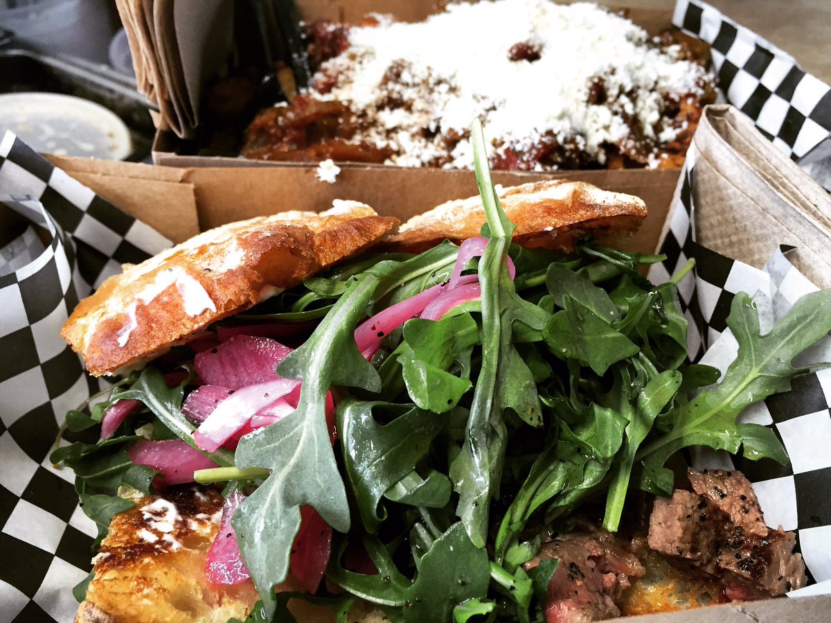 pavystruck's tweet photo. #Steak sandwich with #greenchili tater tots! Classic combo 👍🏼😛 Get it at @DeclarationBrew till 8pm! #pavystruck https://t.co/8XRZm89fuG