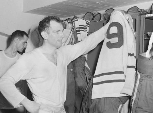 Leafs_History's tweet photo. 1943 - Legendary Leaf Ted Kennedy makes his NHL debut in a 5-5 tie vs. the Rangers. https://t.co/Y6IZUConQa #TMLtalk https://t.co/8LuF4YU82x
