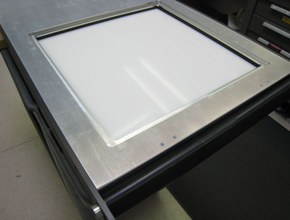 mini_mover's tweet photo. LP Bedplate w/ Backlight. #bedplate #conveyors https://t.co/auVL6Gezsd https://t.co/6ba8BudCIN
