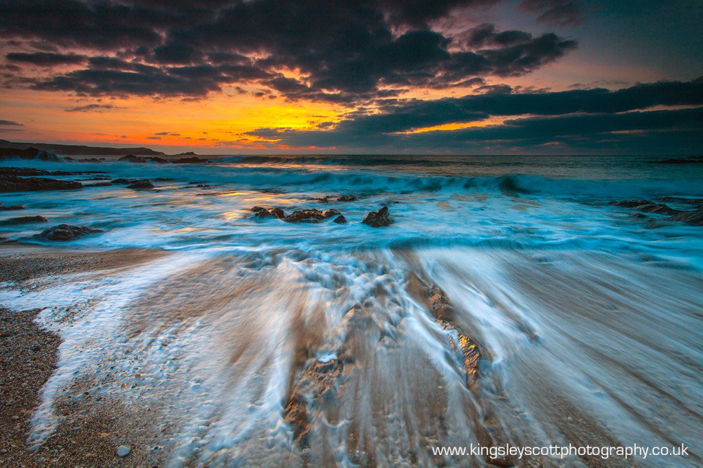 cornishwallart's tweet photo. The Final Curtain https://t.co/c5WekayBfO @Tourism_Newquay @ILoveCornwallUK @IloveSWcoast @coastmag @Cornwall_Coast https://t.co/Tv2LxVQbVr