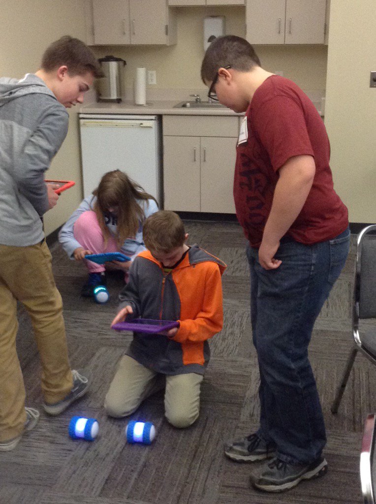 krandall42's tweet photo. Great help at STEAM Day, thanks Brandon! @keystoneaea https://t.co/rIs0RGSKtf