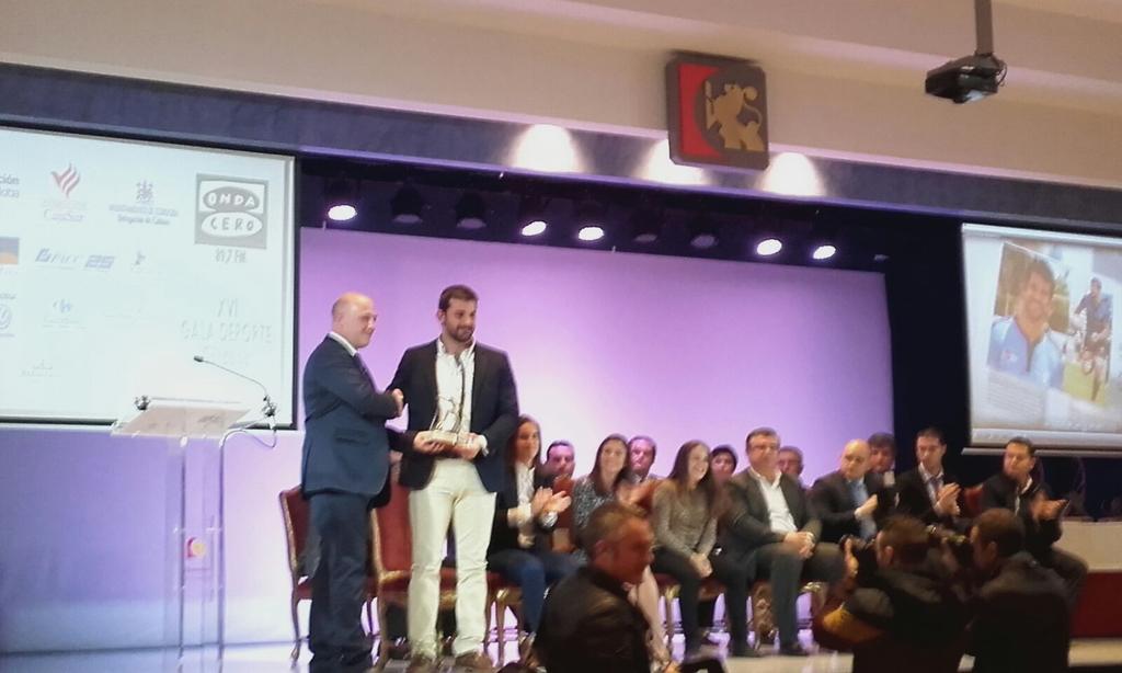 El flanker cordobés Javier de Juan recibe el premio a Mejor Deportista de Élite nacional <a href="/dipucordoba/">Diputación de Córdoba</a> @BathcoRugby