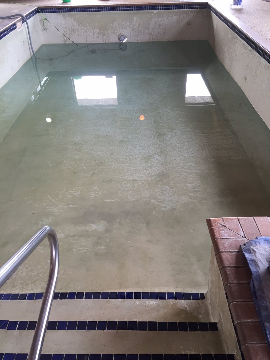 LagunaPoolMN's tweet image. Getting to it in Clear Lake, Iowa! #PoolRefresh