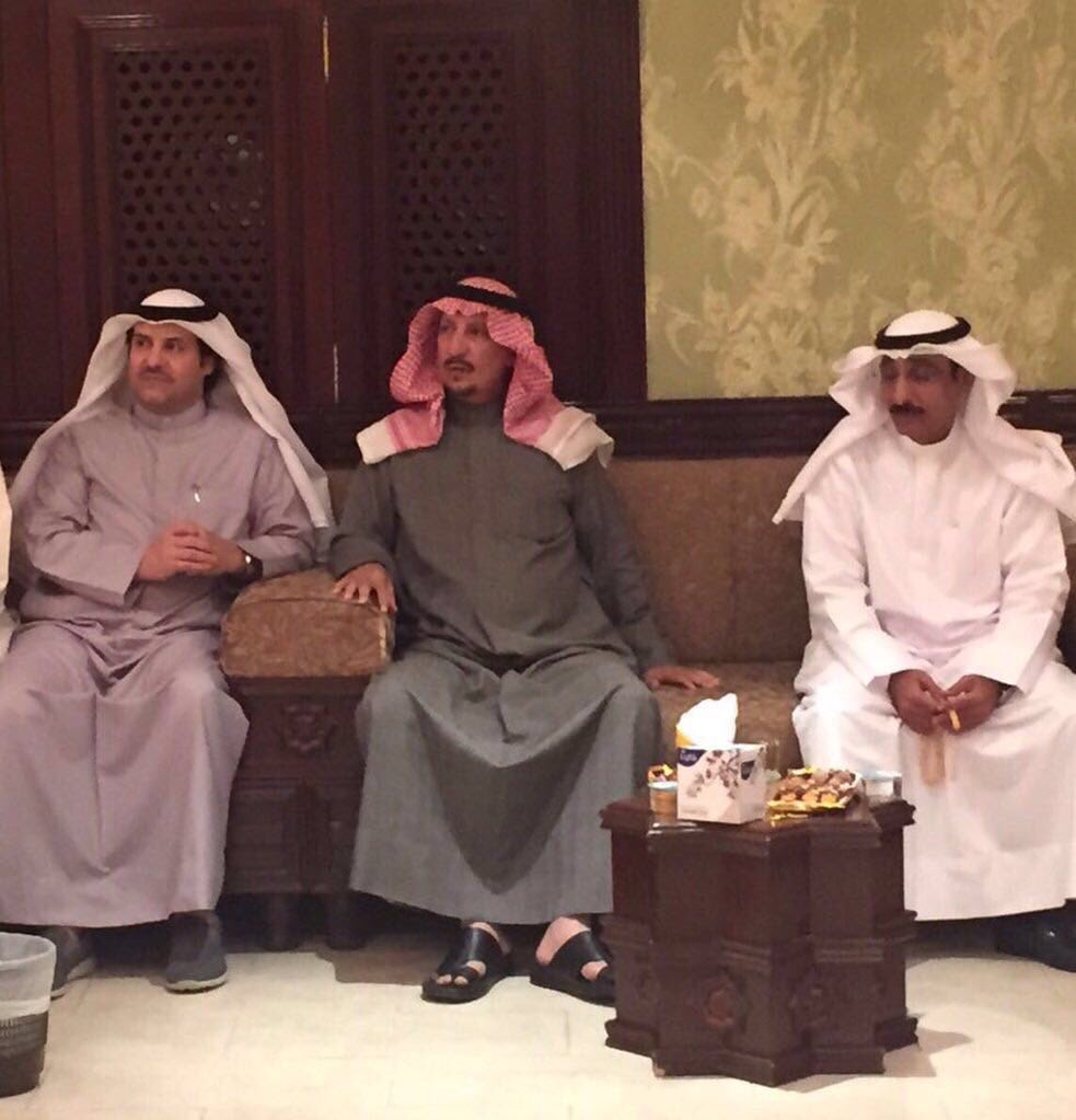shmrq8's tweet photo. صوره | من حفل عشاء الواوان  مبارك الواوان و عدوان الطوالة  مع النائب سلطان اللغيصم https://t.co/QmZTuCSDDJ