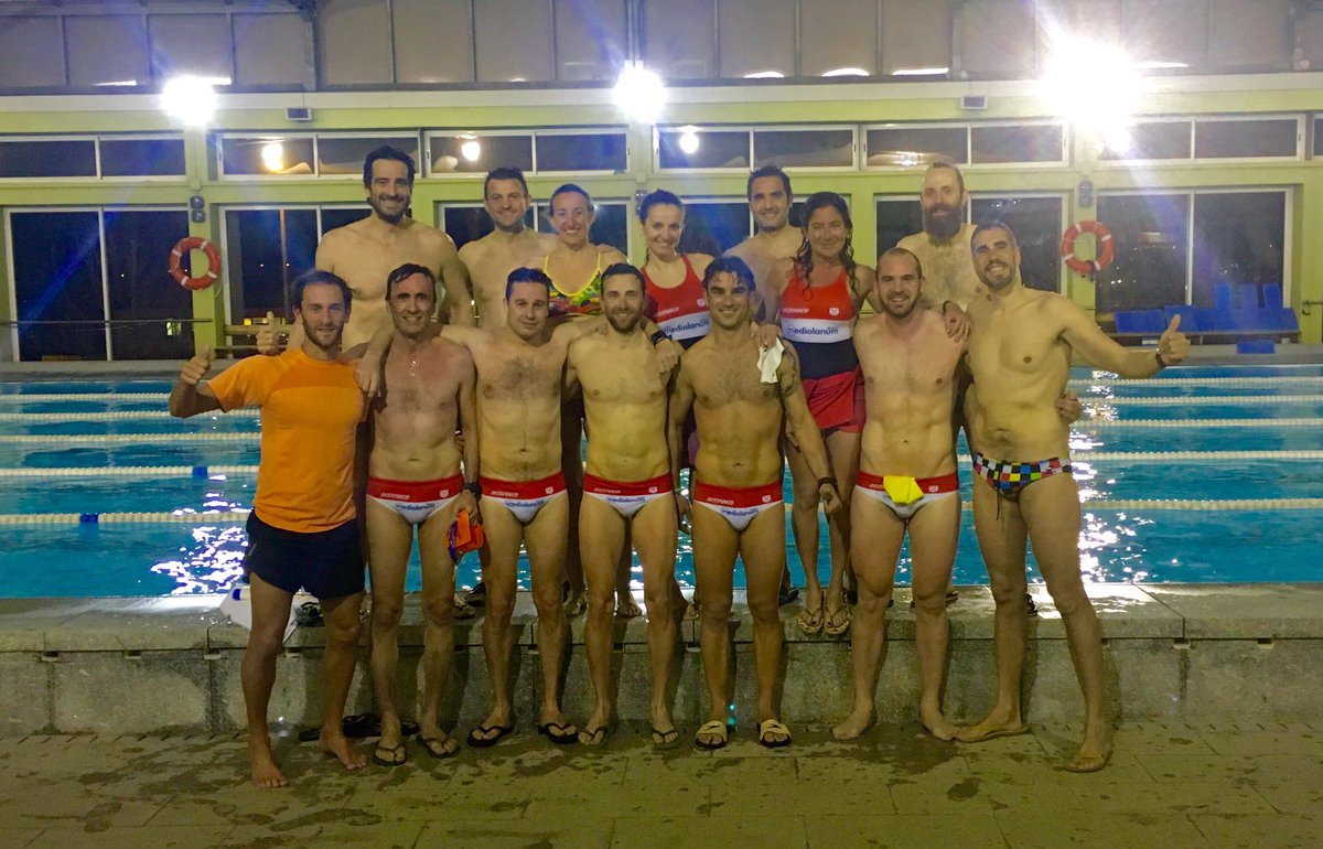 lucaschirico's tweet photo. Arrancamos la semana con el #swim de los lunes a tope #distanceteam @bcntriathlon @Taymoryworld @2XUSpain @ActiveBCN https://t.co/GiR1ZBY73k