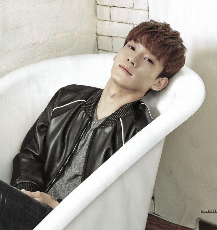 badkpopdates's tweet photo. taking a couple bath with chen https://t.co/AapkLu7zzT