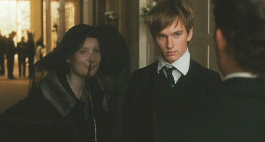 blackwaterIiIy's tweet photo. mi sono presa una crush assurda per sto tizio ciao.
#HenryHopper https://t.co/4n1XG8DJTO