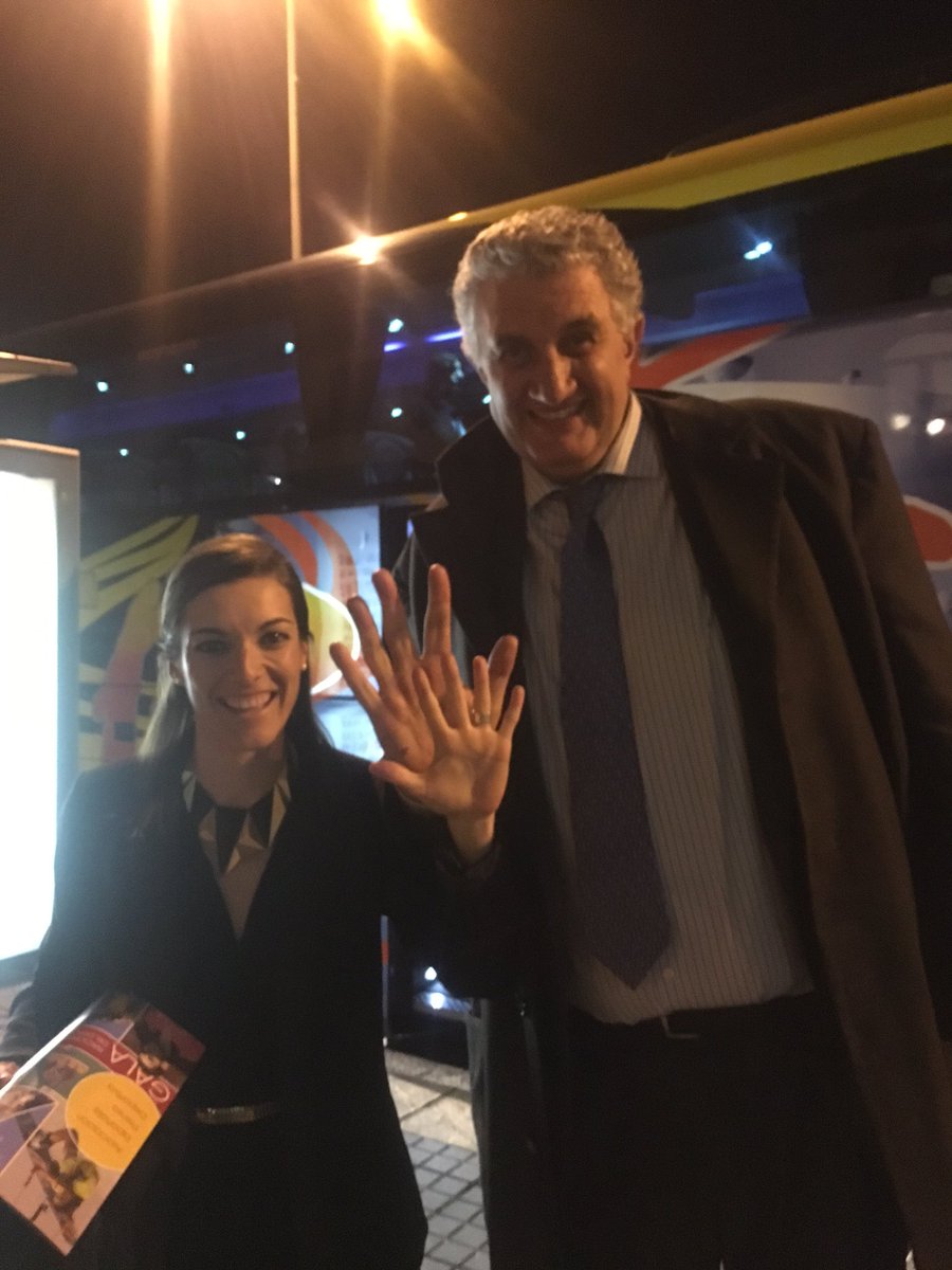 Silvia_Tirado's tweet photo. Un grande @fernandoromay1 con saludo dedicado a mi @ruthcatalacoach y la colla #labisi https://t.co/IReXywp2a3
