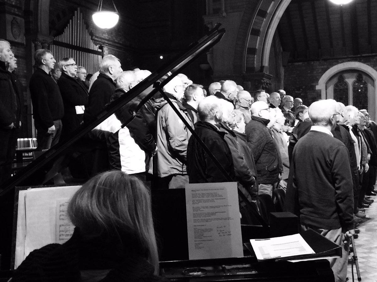 PelennaV's tweet photo. @PelennaV @CwmdareVoices @cwmbachchoir - Fantastic evening! All preparing for Mass Choir Concert on 4th June 2016 🎼🎶 https://t.co/5tZG24hjYF