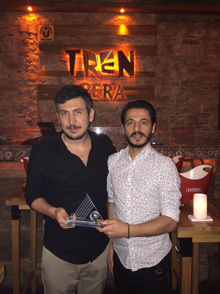 Yeditepe Üniversitesi Onur Ödülüne Layık Görüldük (: Teşekkürler ! 🎉🎉🏆🏆