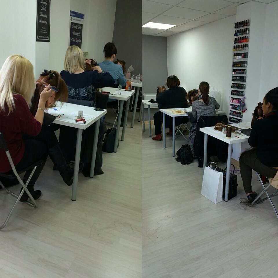 trendylocks1's tweet photo. Our courses have been very busy☺️☺️ #hairextensions https://t.co/nfleH3x1Ro