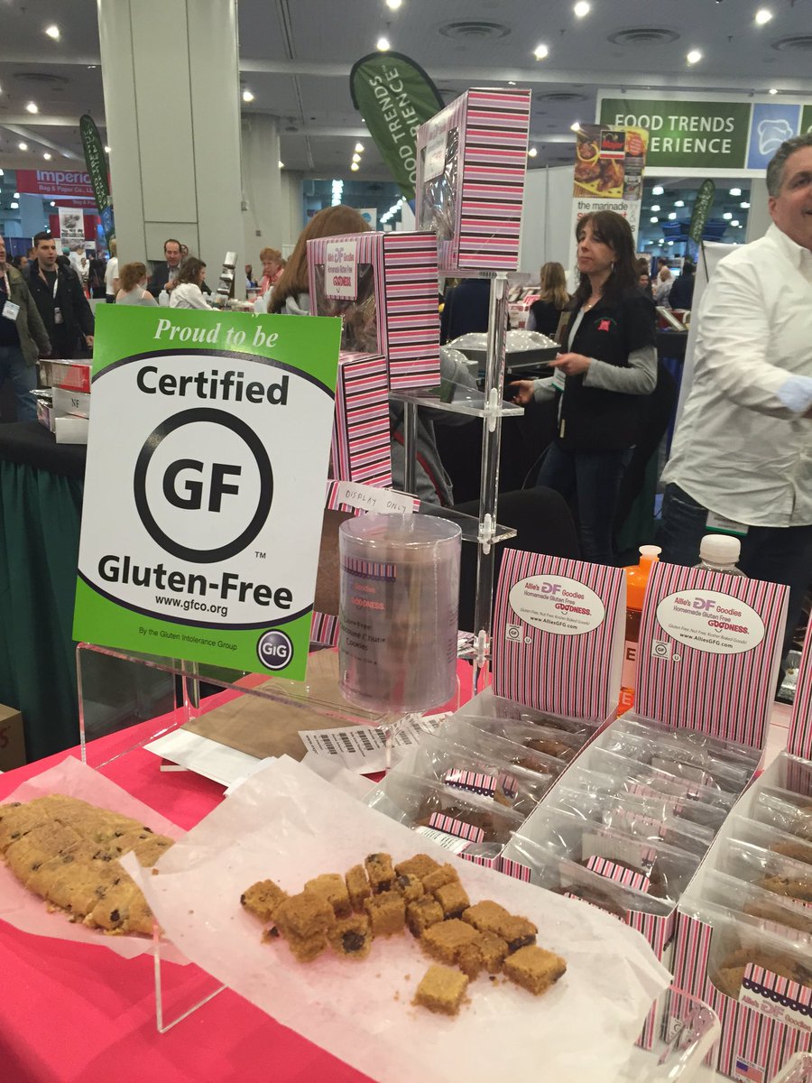 alliesgfg's tweet photo. @AllergicLiving @FABlogcon day 2 explaining y #yes #gfcertification matters! @alliesgfg #nochildleftout #safety https://t.co/8ex2PMDn66