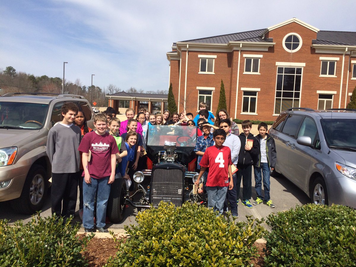 ColemansMavs's tweet photo. Learning about the 1920s with a 1923 T Bucket!! What better way to learn than hands on?!? #mcslearns #mcesmavs https://t.co/wr6Aa8E0Aa